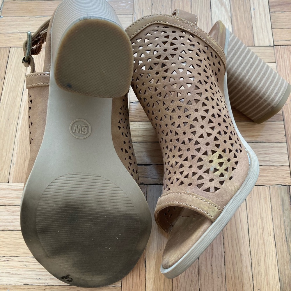 Cutest Spring Booties - Picture 3 of 4